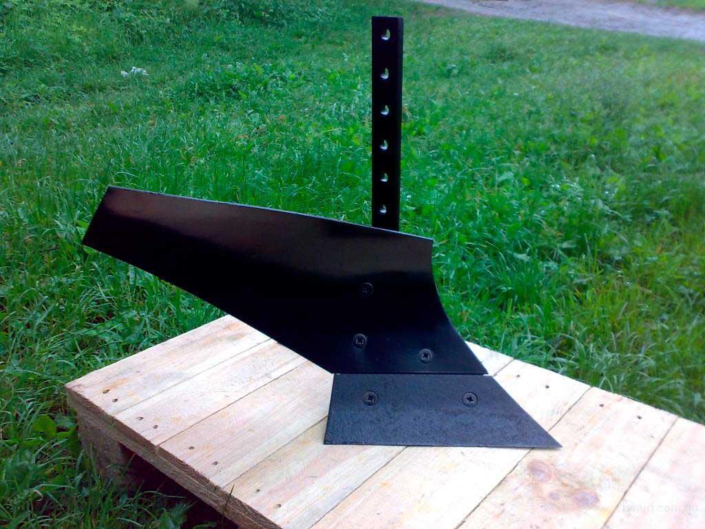 Большой плуг для мотоблока