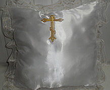 Подушка атласная с вышивкой "Крест" р 50*50 см
