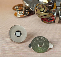 Кнопка магнитная, d = 18 мм, цвет серебряный