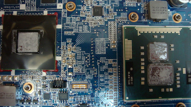 Ноутбук перегревается, шумит, выключается. Чистка от пыли