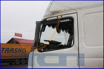 Дефлектор окна VOLVO FH VNL короткий угол синий 800025