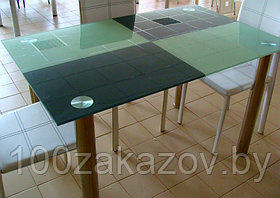 Стеклянный  кухонный стол DT1034. 