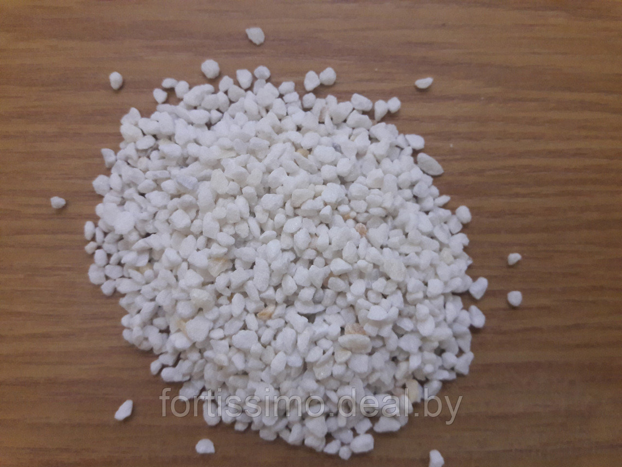 Мраморная крошка,мрамор молотый, отсев   2,0-5,0 мм, 1 тонна МКР (ОПТ)