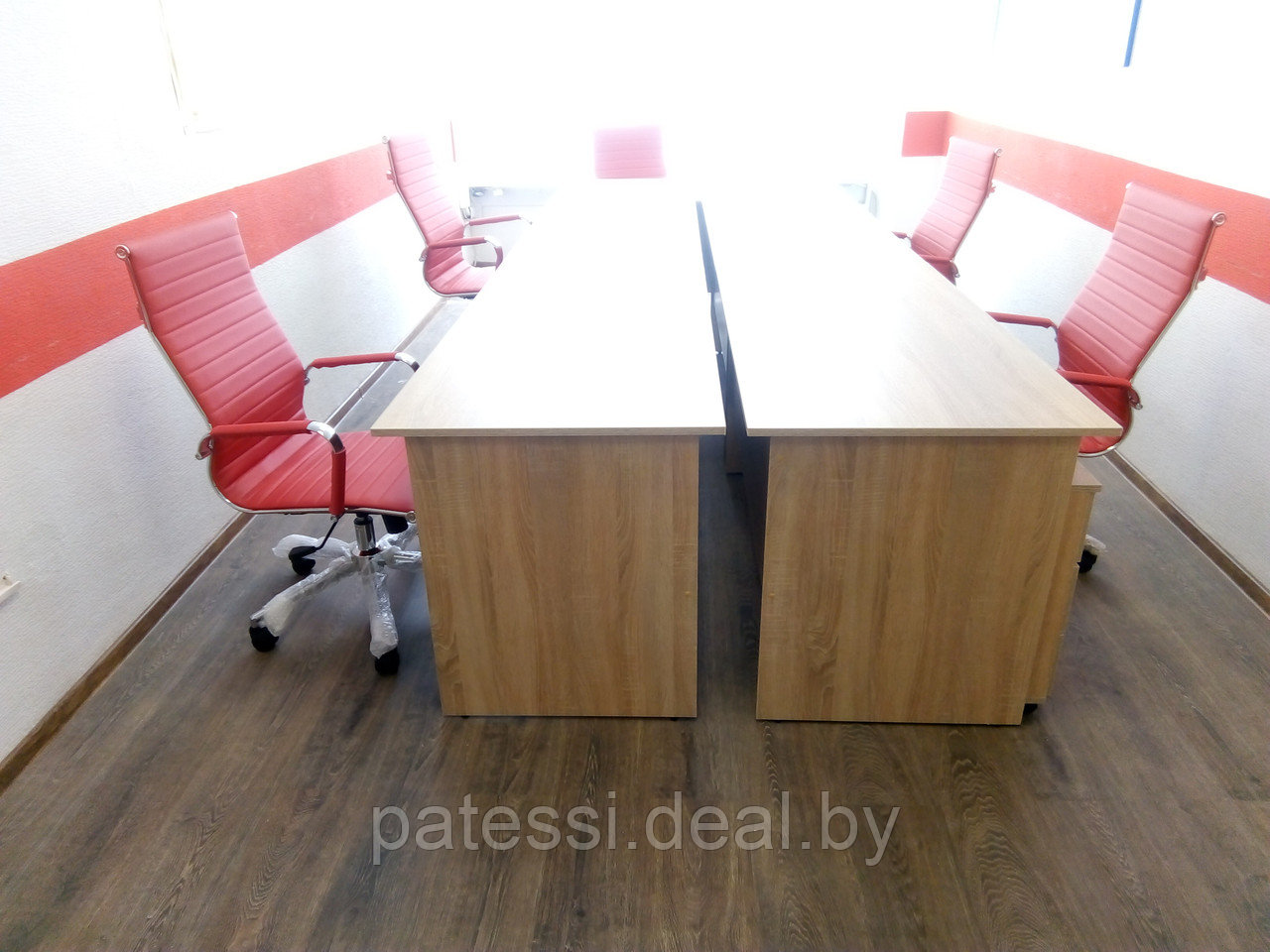 Набор офисной мебели с креслами, цвет сонома. Пять рабочих мест. В наличии - фото 2 - id-p104573087
