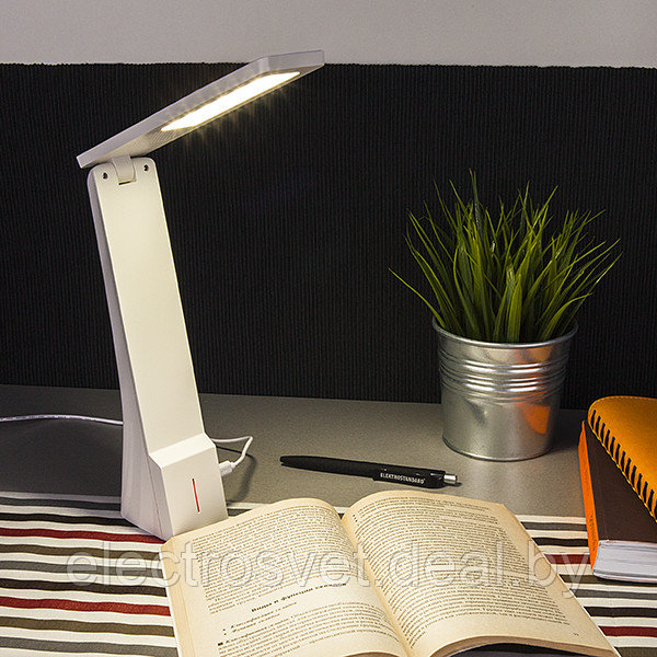 Настольный светодиодный светильник Desk белый/серебряный - фото 5 - id-p105314465
