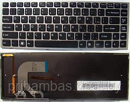 Клавиатура для ноутбука Sony VPC-S Series US, серебристая рамка, черные клавиши