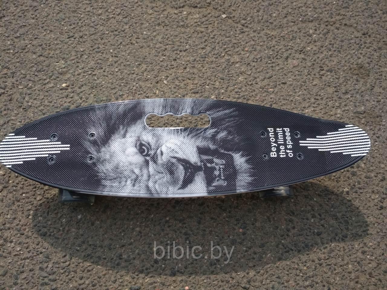 Пенни борд Penny board / скейт с принтом, светящимися колёсами и ручкой Лев