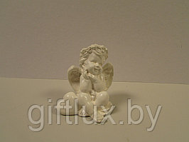 Ангелочек с сердцем сувенир, гипс, 8*8 см
