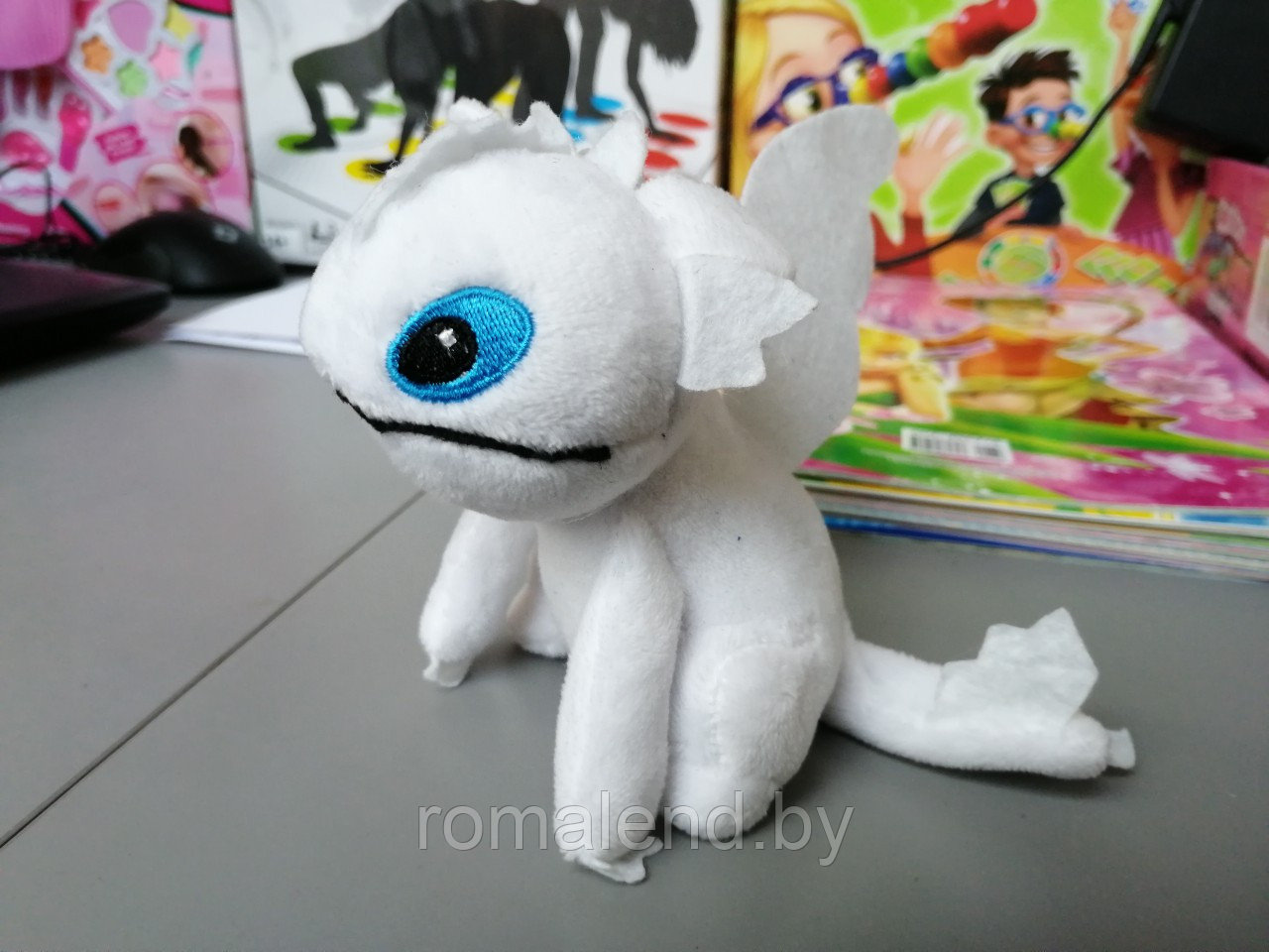 Мягкая игрушка Беззубик белый брелок из мультфильма "Как приручить дракона" - фото 5 - id-p106254116