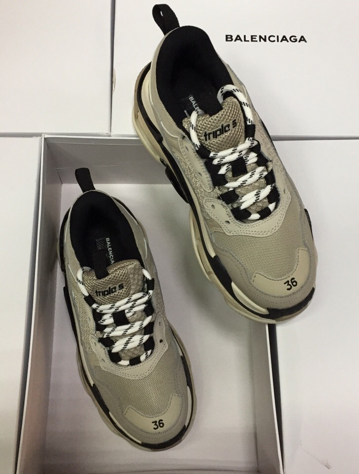 Кроссовки Balenciaga Triple S Gray - фото 2 - id-p74831219