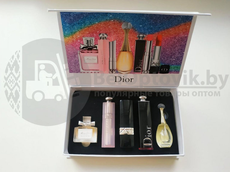 Подарочный набор Dior 5 в 1 (2 флакона духов, 2 оттенка помад, 1 объемный блеск для губ) - фото 3 - id-p93849469