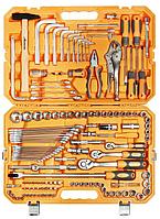 Набор инструментов универсальный 132 предмета + фонарь, пласт.кейс (AT-132-09)