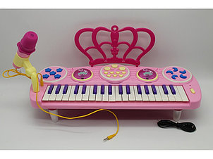 Детское пианино-синтезатор  с микрофоном на ножках