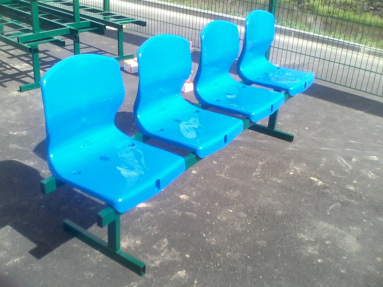 Пластиковое сидение на стальной опоре для открытых площадок - фото 9 - id-p6701612