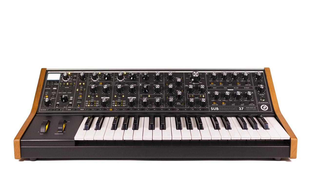 Синтезатор Moog Subsequent 37 Standard