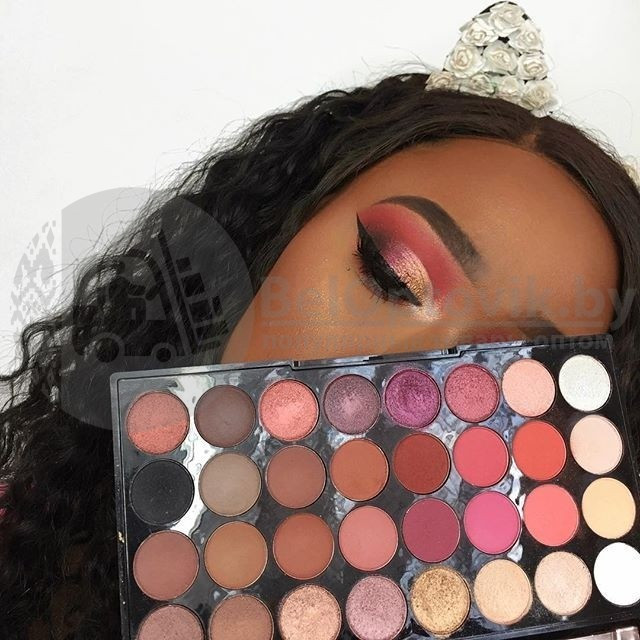 Палетка теней Revolution Makeup Ultra Eyeshadow Flawless 4 с зеркалом (32 оттенка) - фото 3 - id-p109390171