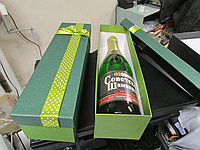 Коробка подарочная с бантом "Однотон" 9*9*33 см (под бутылку) зеленый