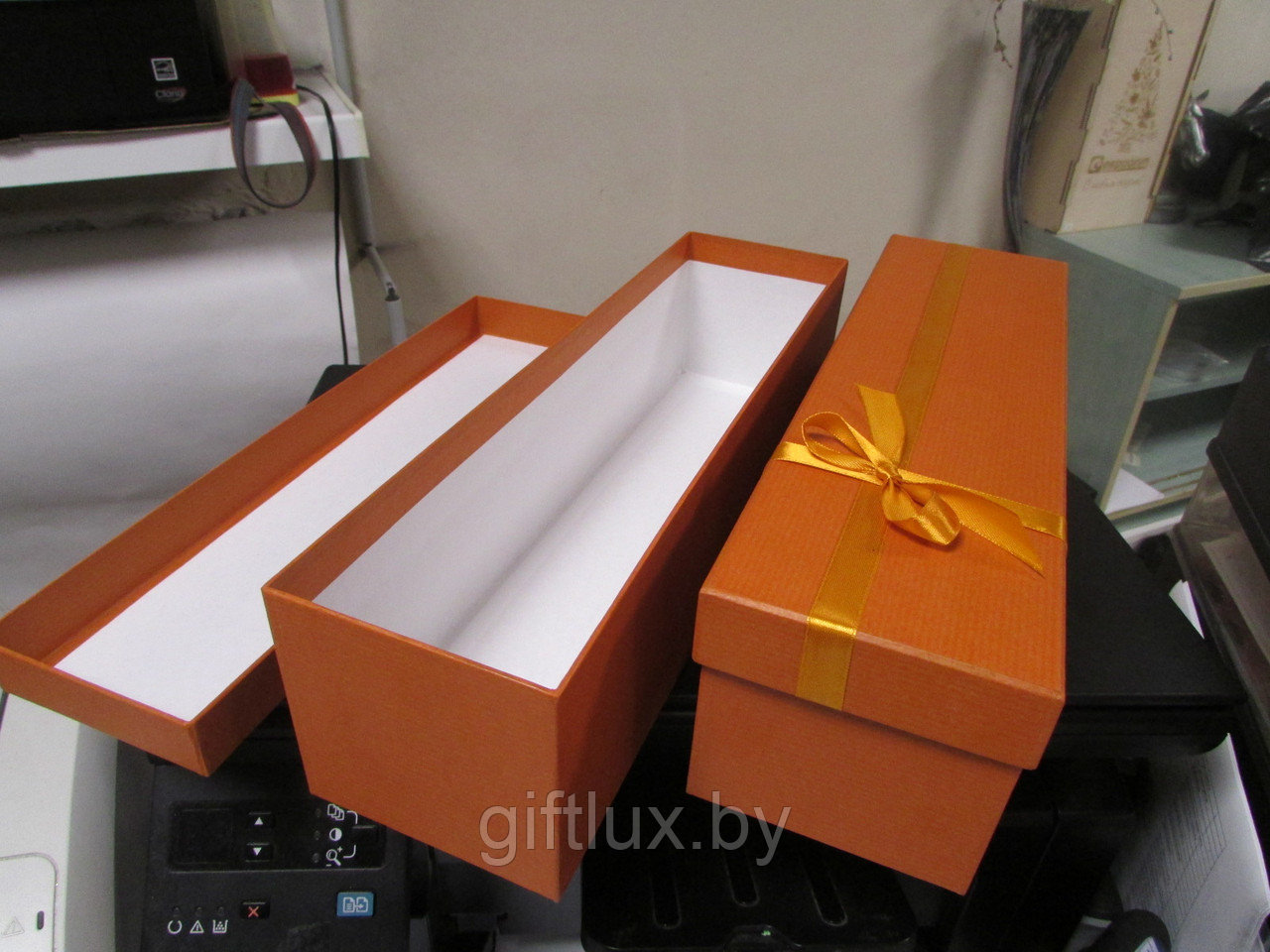 Коробка подарочная с бантом "Однотон" 9*9*33 см (под бутылку) оранжевый
