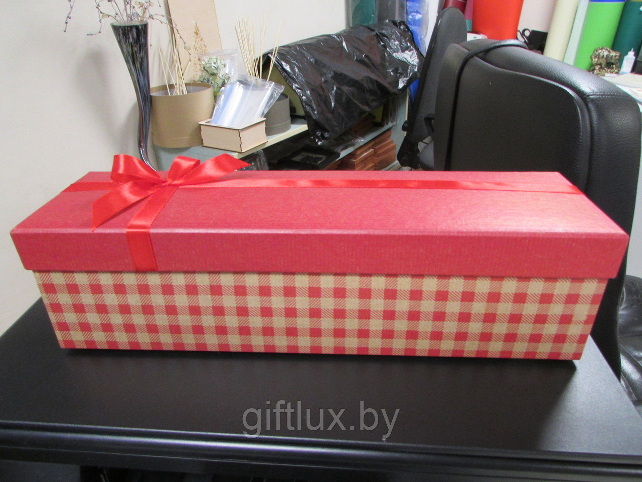 Коробка подарочная с бантом "Клетка" 9*9*33 см (под бутылку) красный