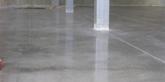 Флюатирование бетонного пола