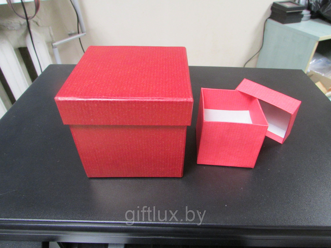 Набор Коробок Кубик "Однотон" (2 шт.) 5*5*5 см, 8*8*8 см красный