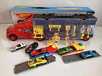 Фура, автовоз, трейлер Hot Wheels SC65, грузовик с машинками 6 шт, дорожные знаки, игровой набор, Хот Вилс