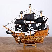 Парусник пиратский трехмачтовый «Black Sing»