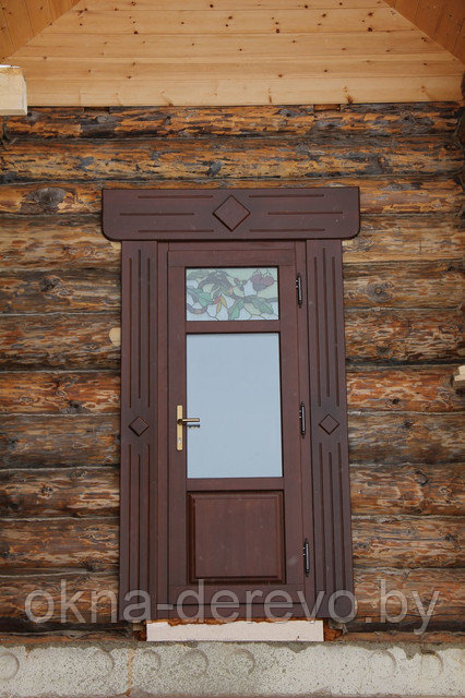 Деревянные двери из массива