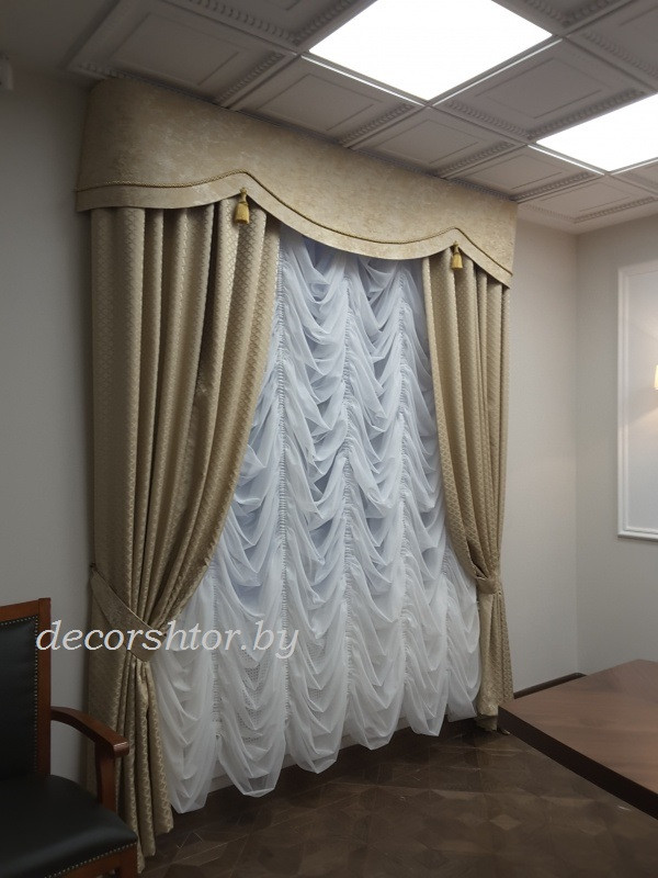 Шторы с ламбрекеном в гостиную