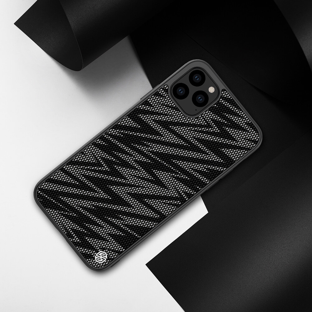 Чехол-накладка Nillkin Twinkle case черно-серебряного цвета "молния" для Apple iPhone 11 Pro Max - фото 2 - id-p111160191