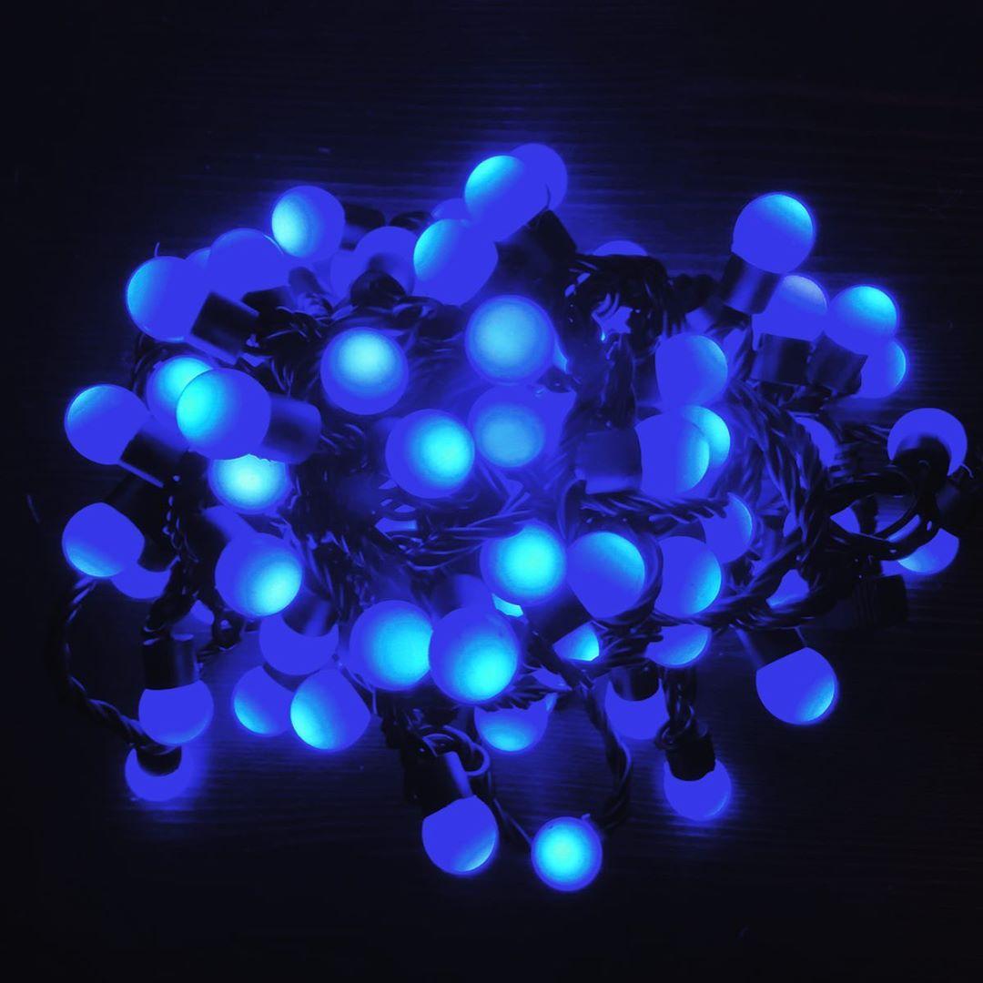 BLUE WITH FLASH синяя гирлянда LED 10 м. с насадками "шарики d-3.5см" провод черный,влагозащ. - фото 1 - id-p111268786
