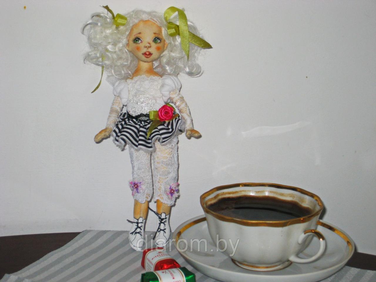 Сувенирная куколка Кофеечка