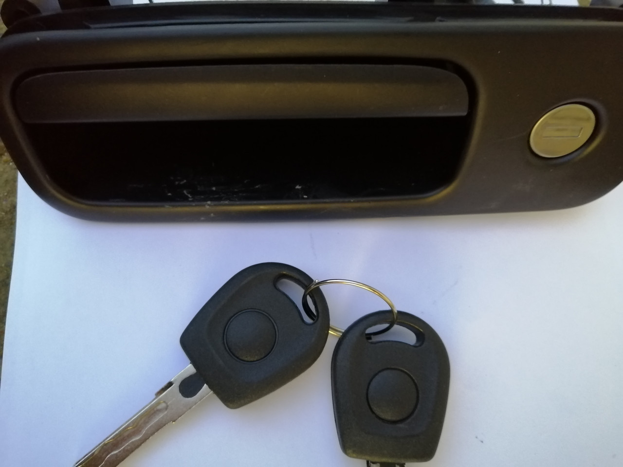 Ручка задней двери Новая с личинкой и 2 ключа VW GOLF 4 1997-2006г - фото 2 - id-p111519153