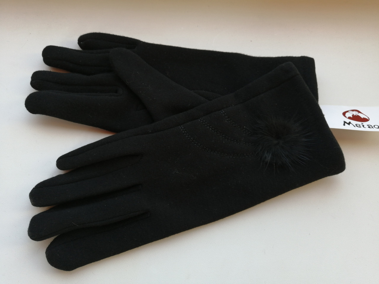 Перчатки женские , черного цвета с меховой вставкой - фото 1 - id-p111567070
