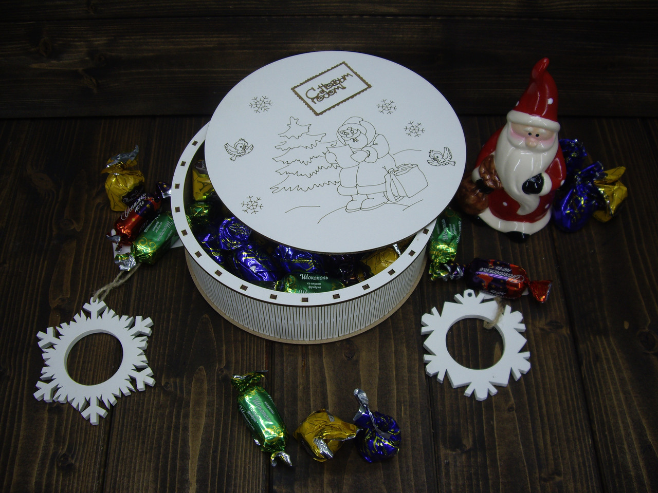 Шкатулка Большая круглая,с гравировкой "Дед Мороз с письмом" белая - фото 2 - id-p111634086