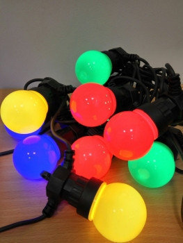 LED гирлянда Шарики Цветная д. 50 мм. постоянное свечение. 10 метров.с транформаторм 24v уличная