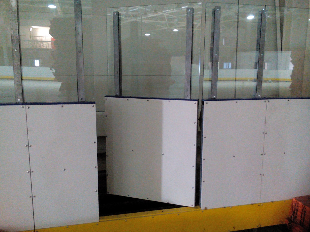 Хоккейный корт из полиэтилена с прозрачным ограждением 30/60 - фото 2 - id-p67336054