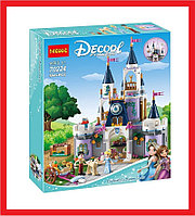 70224 Конструктор Decool "Волшебный замок Золушки", 594 детали, Аналог Lego Disney Princess 41154