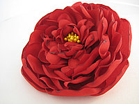 Украшение брошь-заколка красный цветок из ткани