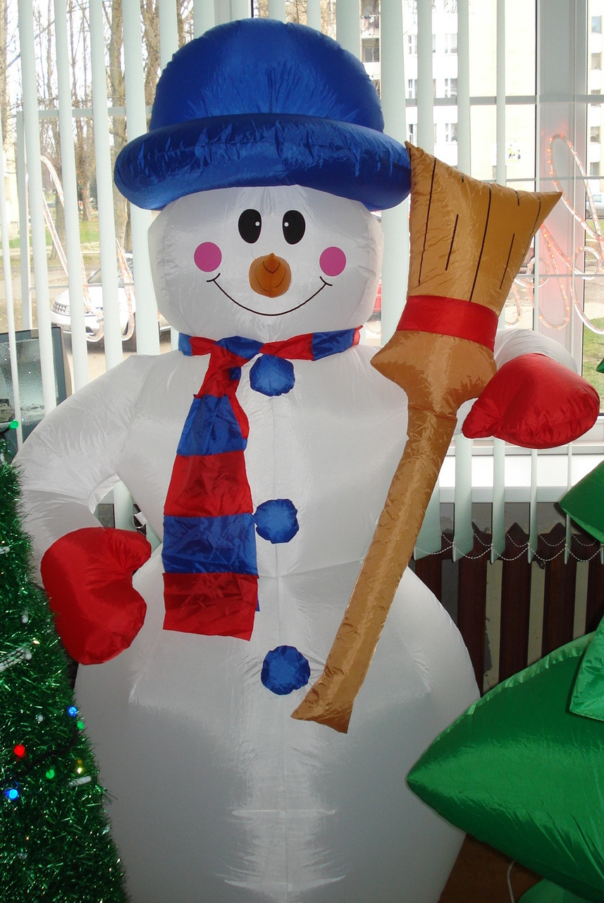 Фигура надувная  "Снеговик с метлой" 3D высота  180 см с подсветкой