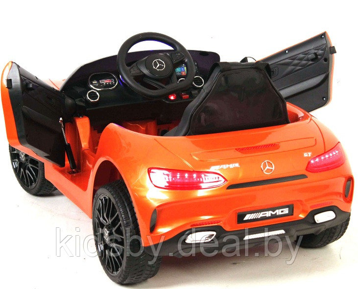 Детский электромобиль RiverToys Mercedes-Benz AMG GT O008OO (оранжевый) лицензия - фото 4 - id-p109520747