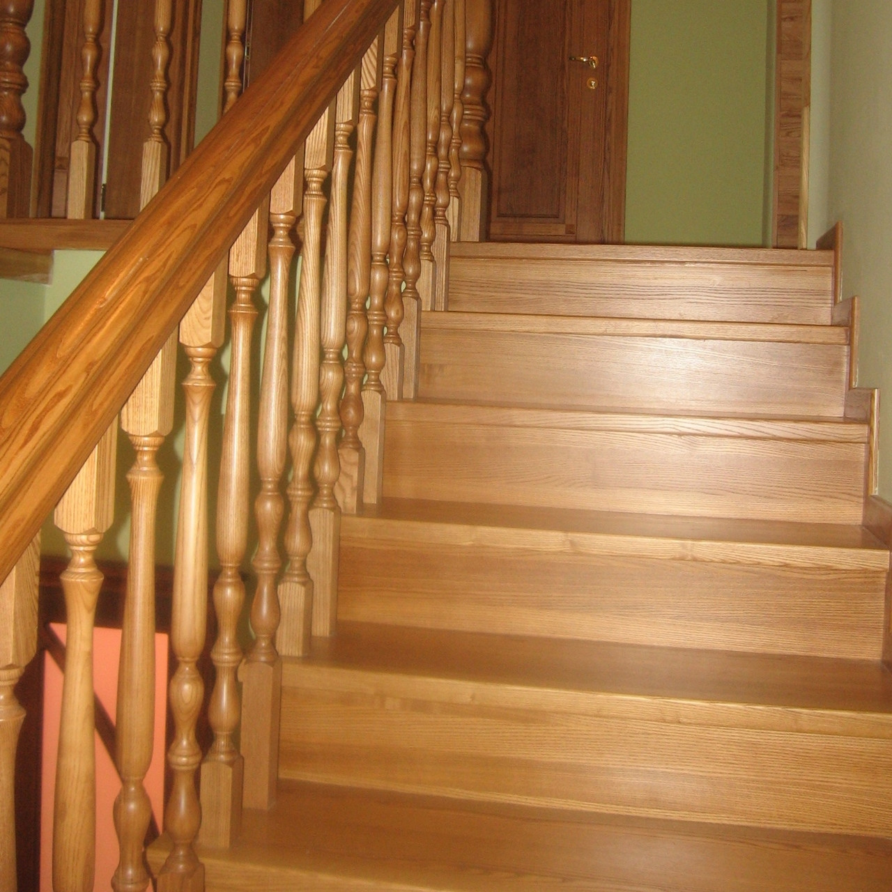 Ступени для лестниц из ясеня - фото 4 - id-p4851104