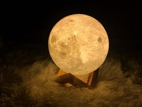 Лампа-ночник реалистичная Луна д 15 см Эра - фото 1 - id-p112998462