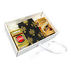 Набор подарочный: кофе Lavazza 250 г., блокнот Baroque Gold и конфеты Lindor 200 г.