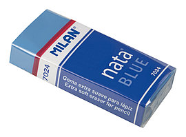 Ластик Milan "Nata Blue 7024", прямоугольный, пластик,карт.держатель,синий, 50*23*10мм, арт.CPM7024B(работаем