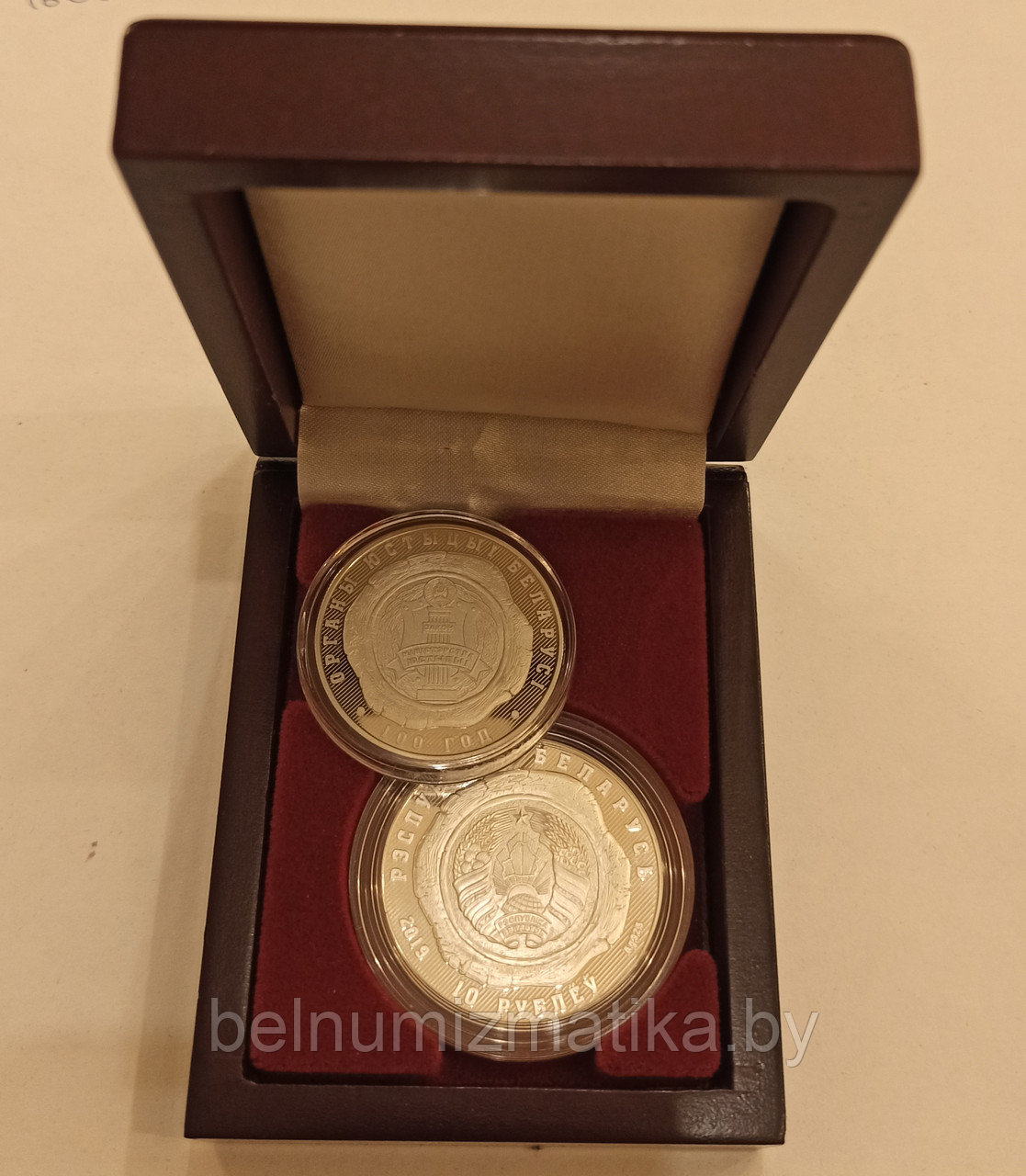 Футляр для 2 монет с ложементом на 2 ячейки Ø 45.00 мм и 37.00 мм деревянный - фото 1 - id-p113422914