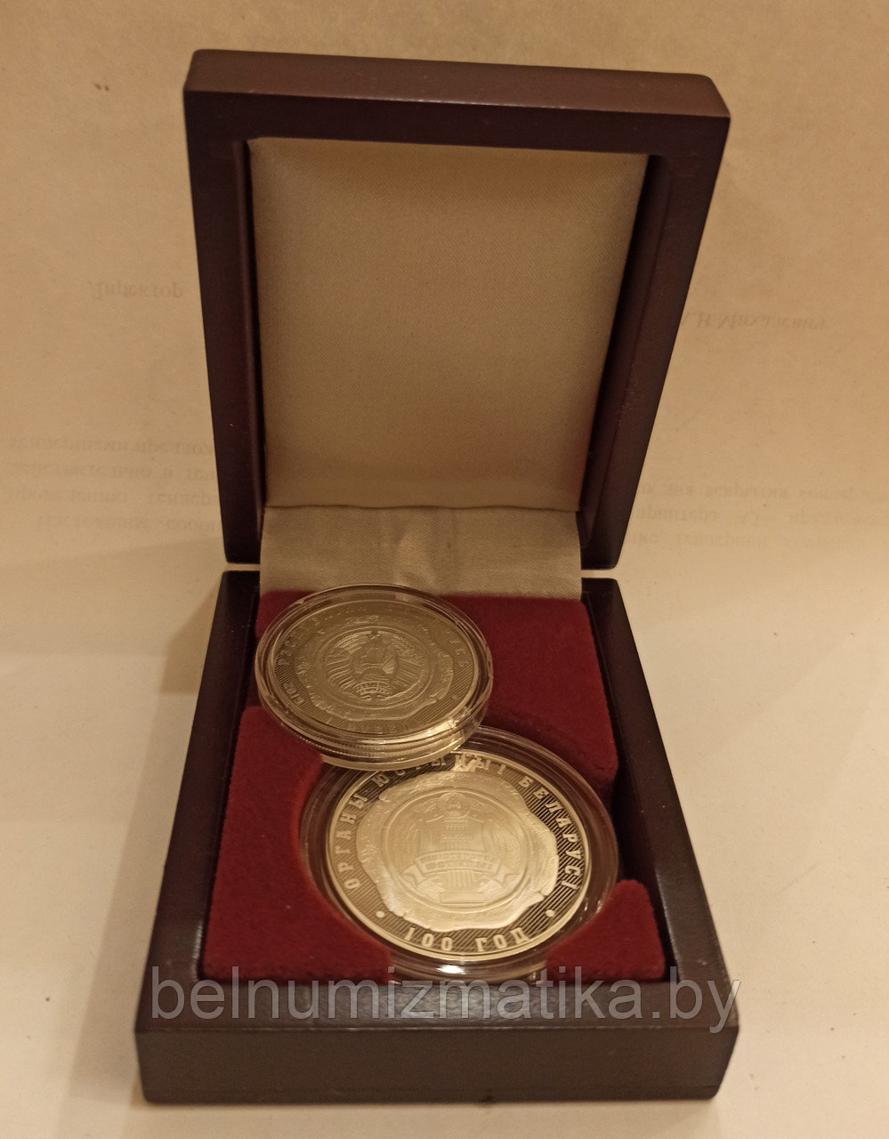 Футляр для 2 монет с ложементом на 2 ячейки Ø 45.00 мм и 37.00 мм деревянный - фото 3 - id-p113422914