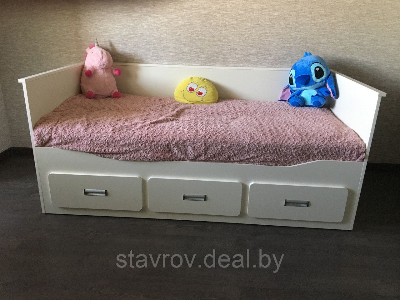 Кровать в розовых тонах из дсп ламинирование - фото 1 - id-p113463680