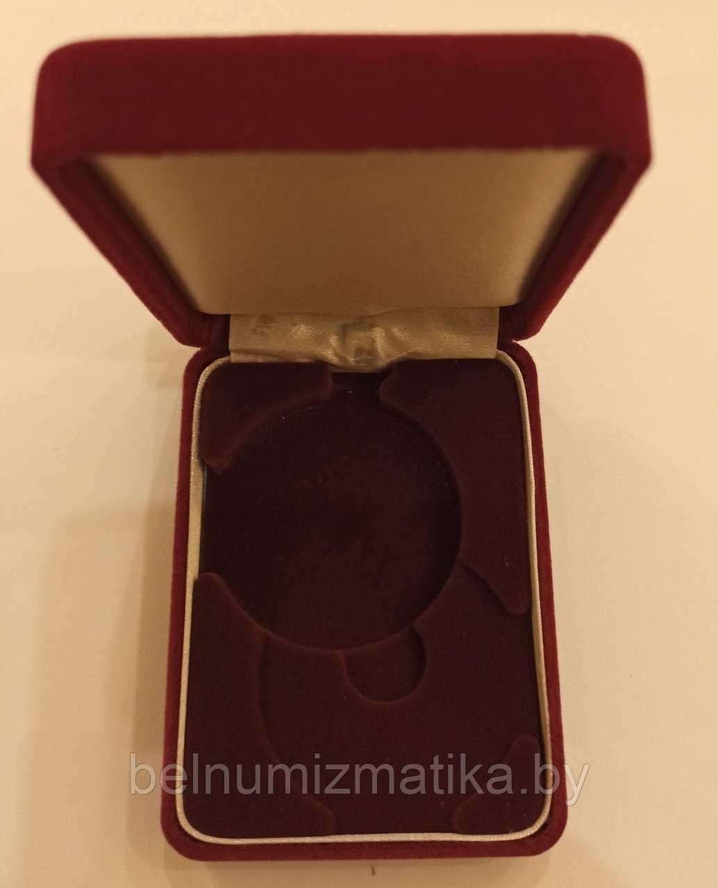 Футляр для монеты бархатный красный с ложементом Ø 58,00 mm - фото 2 - id-p113482001