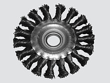 Щётка тип "тарелка" 100мм  витая стальная проволока  (без гайки) (внутренний диаметр 16мм)